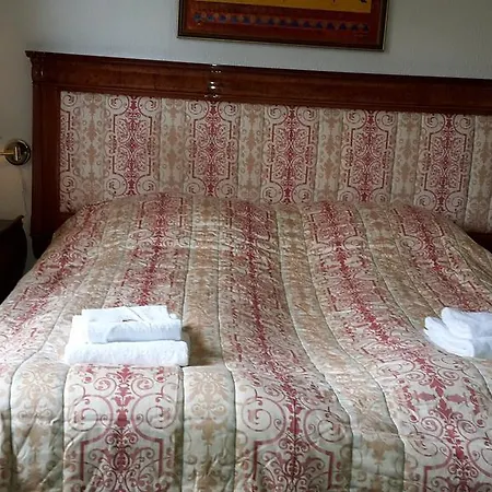 Sanden Bjerggaard - Det Lille Badehotel 3*