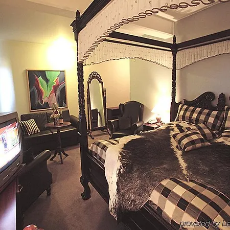 Hotel Sanden Bjerggaard - Det Lille Badehotel Fjerritslev