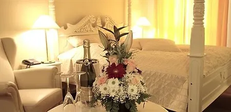 فندق Sanden Bjerggaard - Det Lille Badehotel 3*