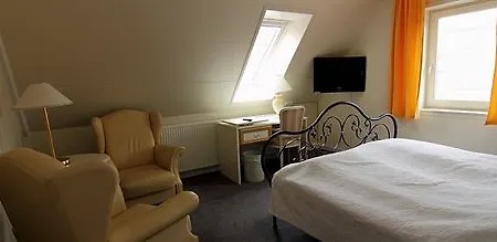 فندق Sanden Bjerggaard - Det Lille Badehotel 3*