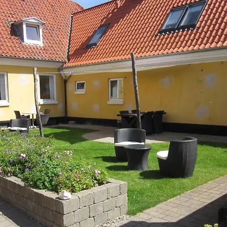 Sanden Bjerggaard - Det Lille Badehotel 3*